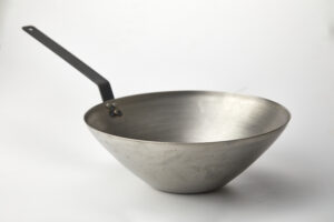 WOK N°28 CON MANGO PLANCHUELA DE CHAPA